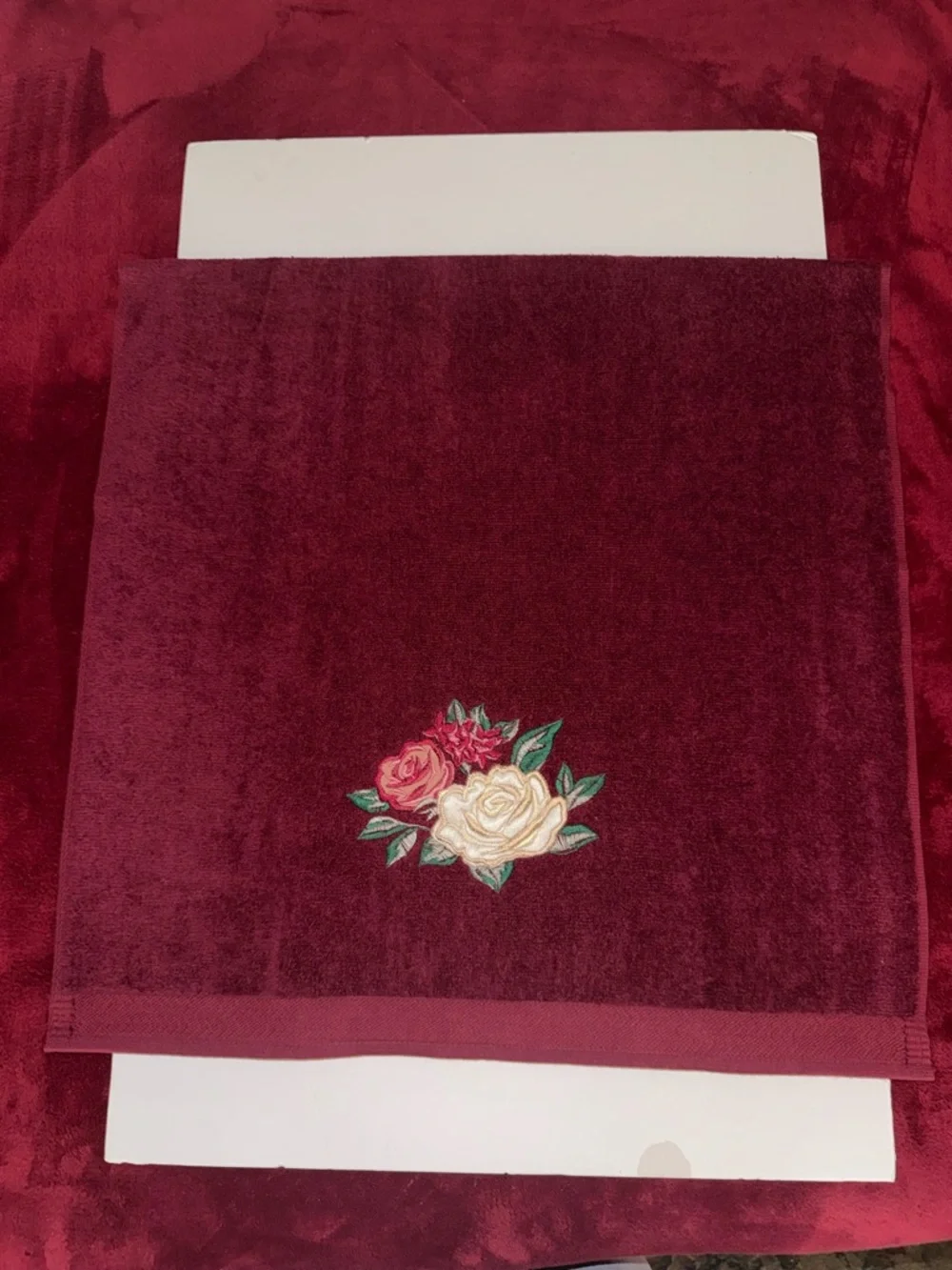 Pair Vintage Cambridge Burgundy With Rose Appliqué Bath Towels 23” X 45” Cotton